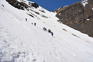 Группа альпинистов проводит тренировки