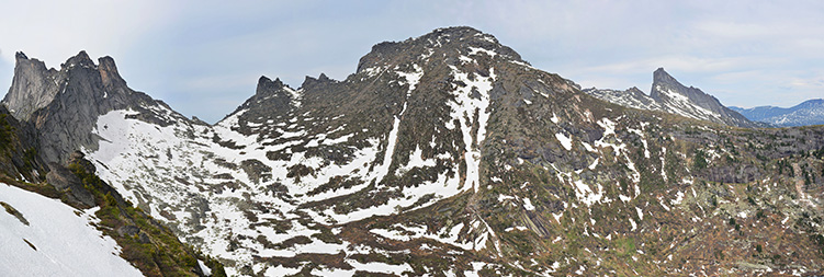 Перевал Пикантный (1Б, 1800 м), пик Динозавр и пик Экстаз