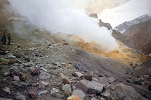 Вулкан Мутновская Сопка (активный, действующий, 2323 м)