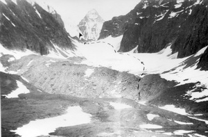 Ледник Н.И. Азаровой, перевал Три Жандарма (2А-2Б, 2480 м)