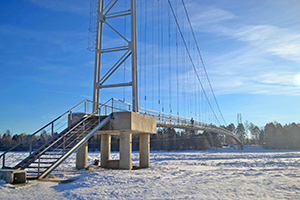 Пешеходный мост через реку Иркут